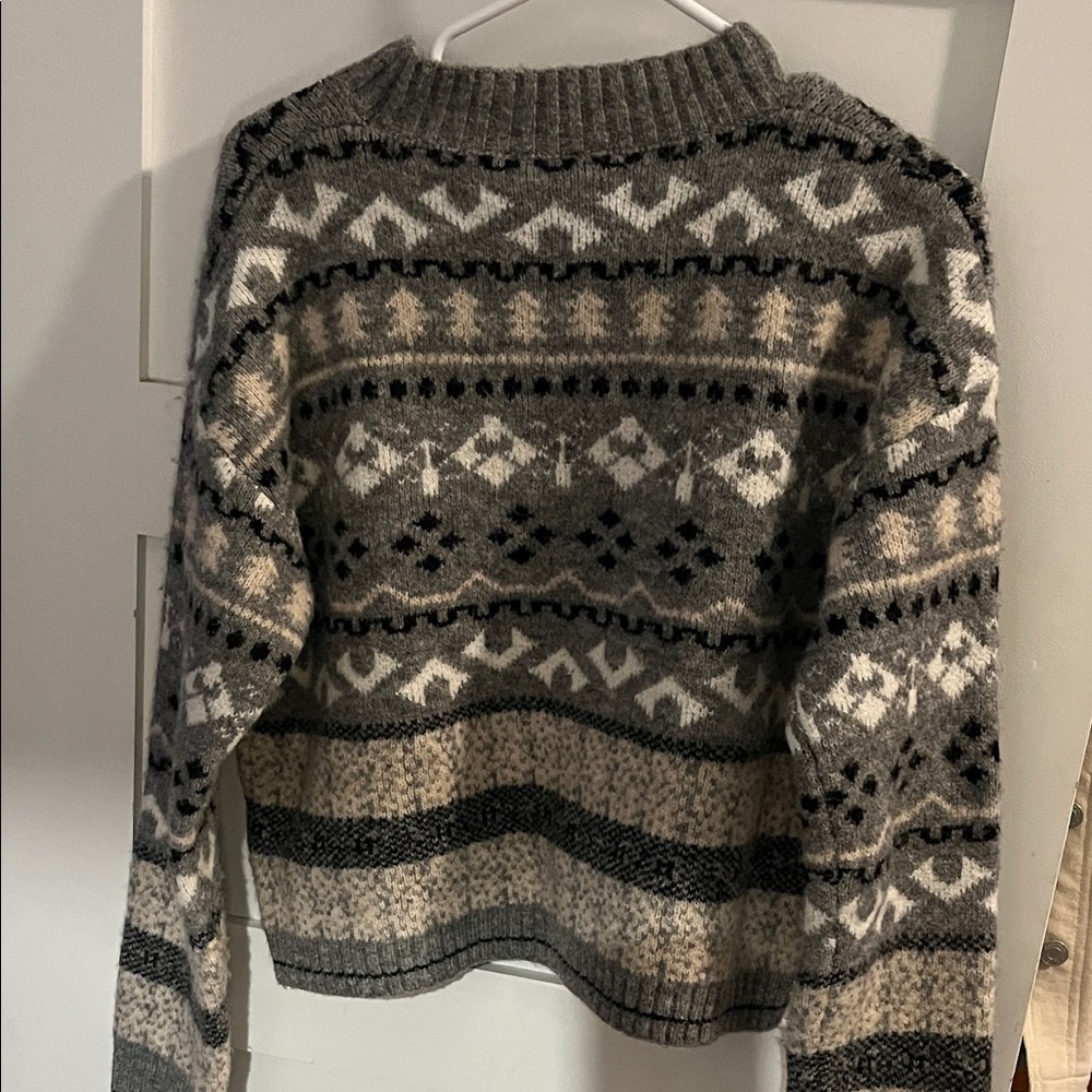 Cozy Patterned Sweater - Picture 6 of 6